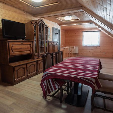 Гостьовий Дім "У Ані" Yablunytsya Exterior photo